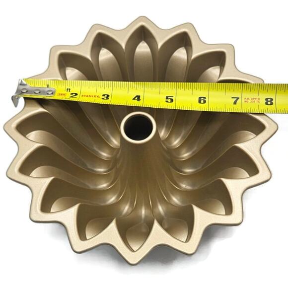 Lotus Bundt Cake Mold Pan Dessert 5 Cups Non Stick Williams Sonoma Nordic Ware - Picture 14 of 15